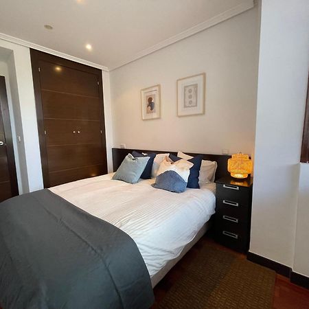 Atuaire Home Vivienda B Luminosa Parking Incluido En Plena Calle Comercial Burgo Kültér fotó